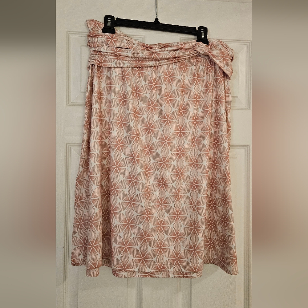 Geometric Patterned Pink Skirt